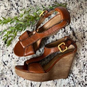 Chloè Leather Wedge Sandals